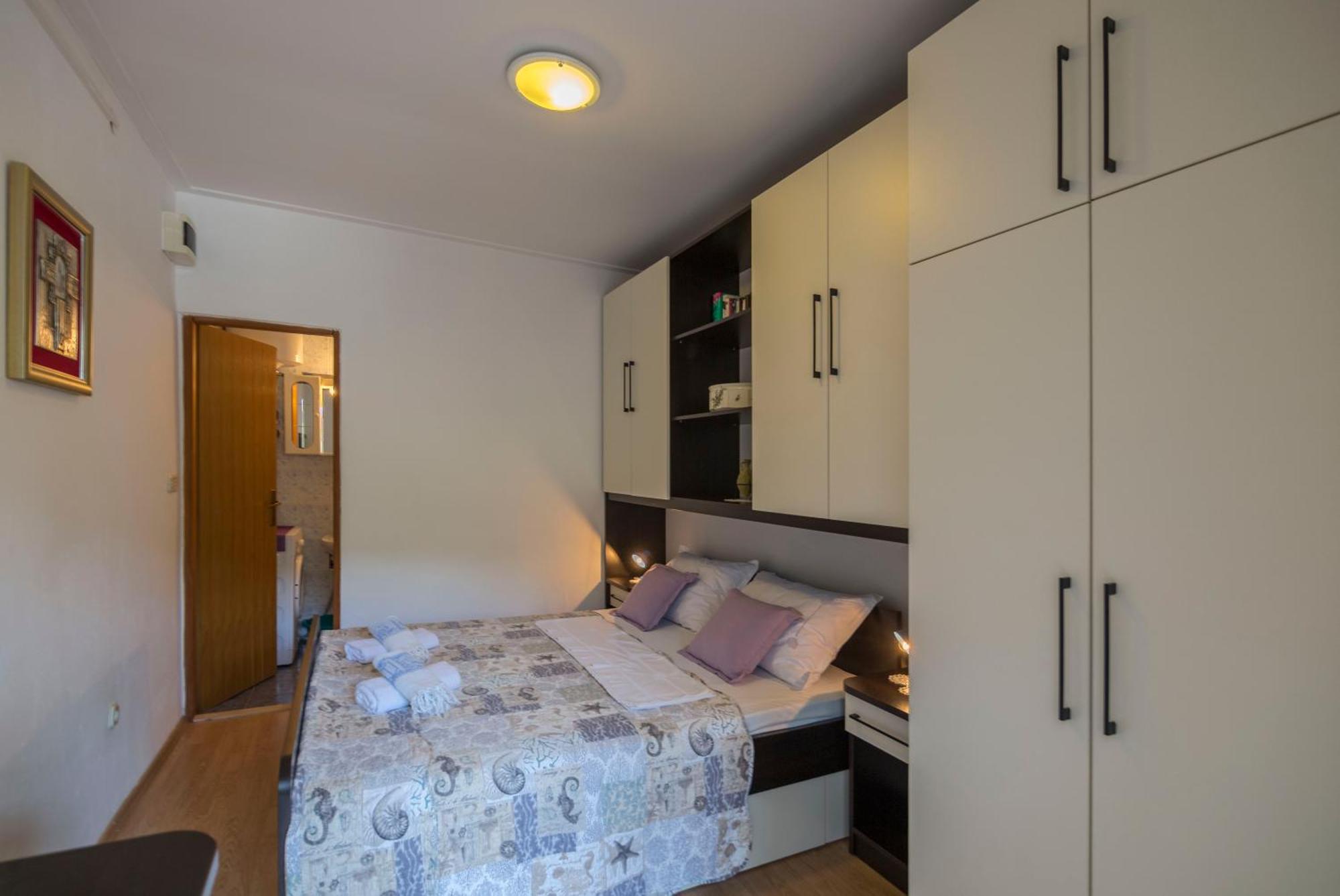 Apartments Lena Komiza Room photo